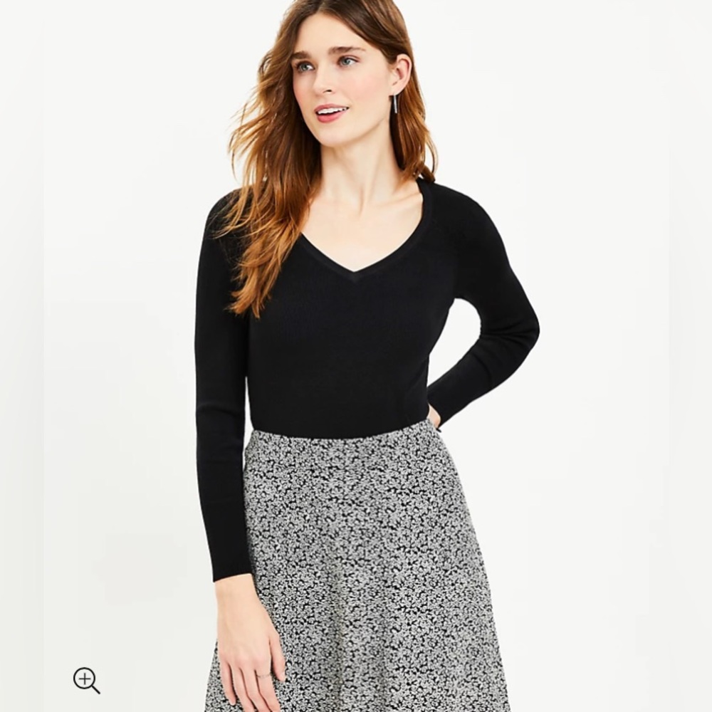 LOFT NWT Ribbed V-Neck Neck Sweater‎ - Black